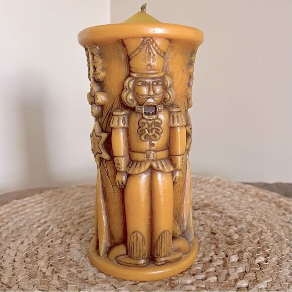 VINTAGE Hand Carved Nutcracker Holiday Candle - Picture 15 of 15